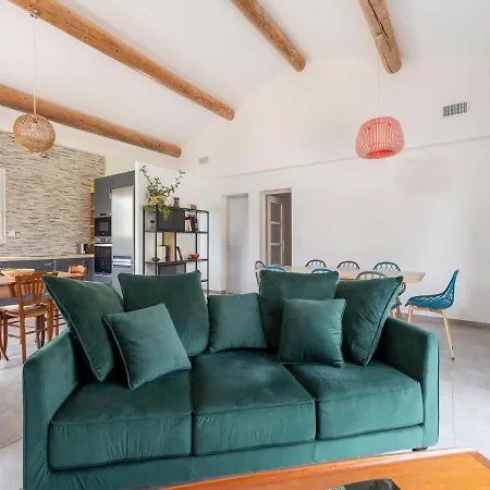 Casa de Férias Cosy With Pool Saint-André-de-Roquepertuis