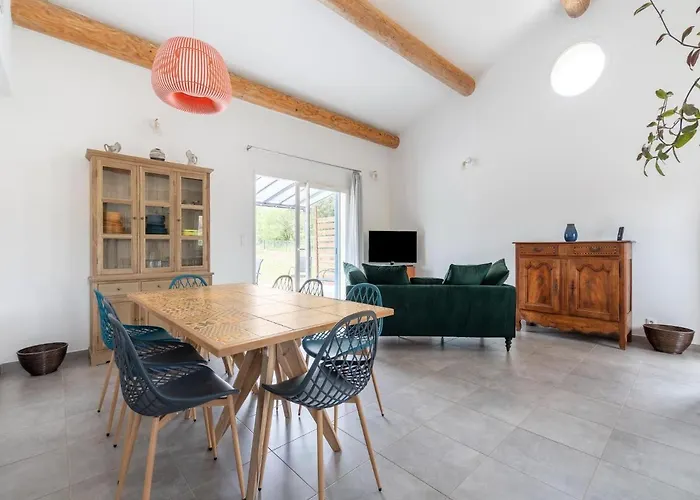 Prázdninový dům Cosy With Pool Saint-André-de-Roquepertuis