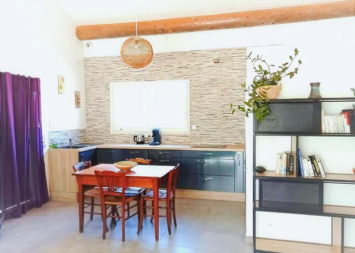 Prázdninový dům Cosy With Pool *